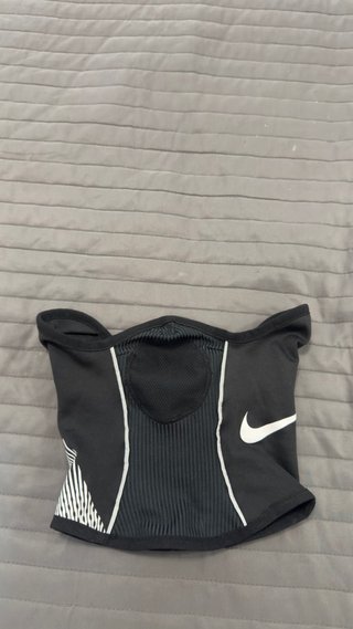 Braga de cuello Nike
