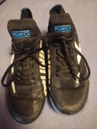 Zapatillas Munich Negras y Azules