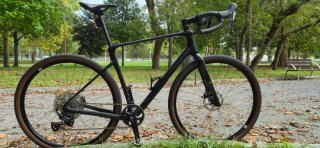 Bicicleta Gravel Cube Nuroad One. C62 Carbono