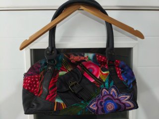 Bolso Desigual Multicolor y Negro