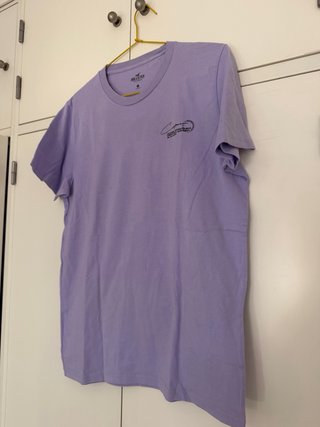 Camiseta Hollister Morada Talla M