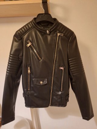 Chaqueta polipiel negra