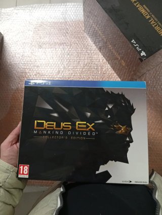 Deus Ex Mankind Divided Collector's Edition PS4