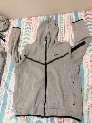 Sudadera Nike Tech Fleece Gris