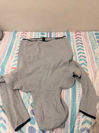 Sudadera Nike Tech Fleece Gris