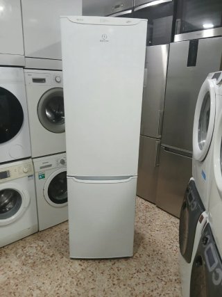 Nevera Indesit 2 metros
