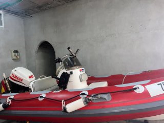 Zodiac Valiant 450 con motor Yamaha 40