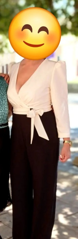 Mono elegante beige y negro