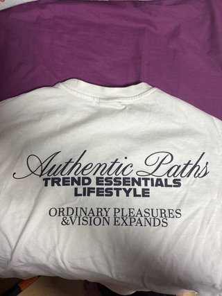 Camiseta Blanca con Estampado