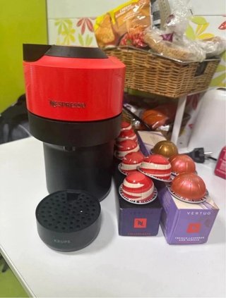 Cafetera Nespresso Vertuo Roja