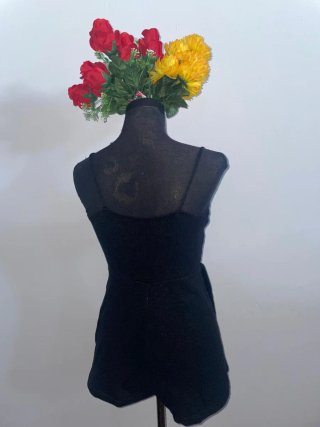 Mono negro corto con tirantes