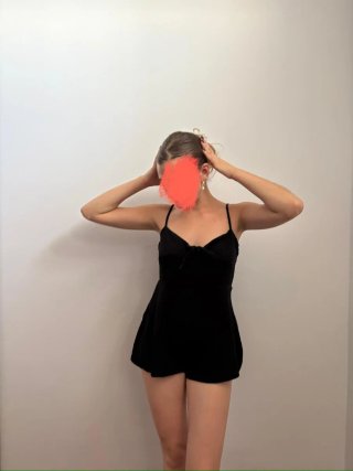 Mono negro corto con tirantes
