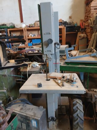 Sierra de cinta industrial