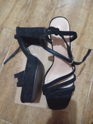 Sandalias de tacón negras