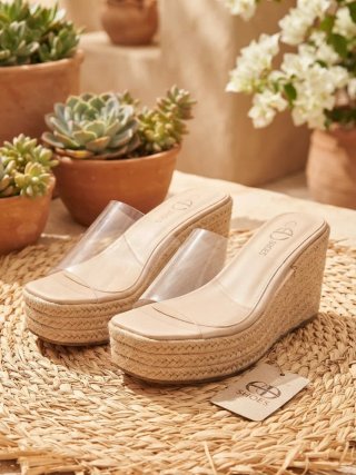 Sandalias de cuña CD Shoes beige