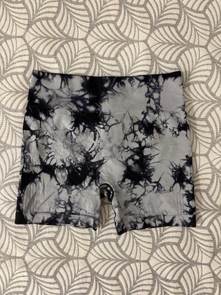Pantalón corto deportivo estampado