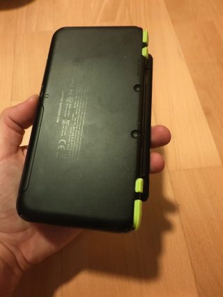 Nintendo 2DS XL Nero e Verde