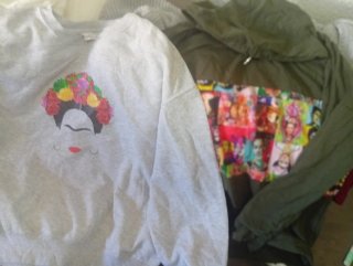 LOTE TEMÁTICO DE FRIDA KAHLO! Dos sudaderas origin