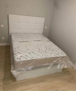 Offerta speciale su set di divani e materassi in liquidazione!