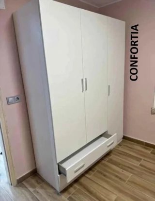 Guardaroba bianco a 3 ante con cassetti