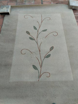 Alfombra con diseño floral