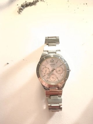 Reloj Casio Mujer Correa Plateada