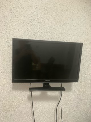 TV Samsung pequeña 28 pulg