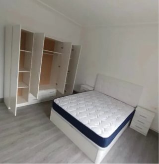 Offerta speciale su set di divani e materassi in liquidazione!