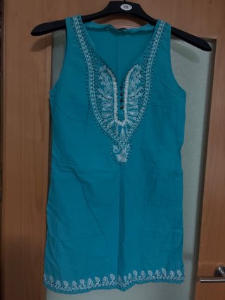 Vestido Turquesa con Bordados