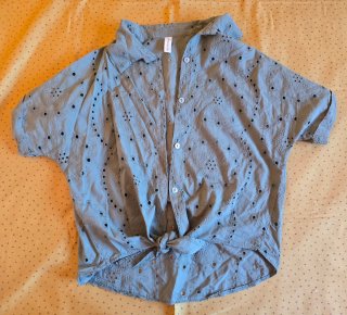 Blusa Troquelada Verde Oliva