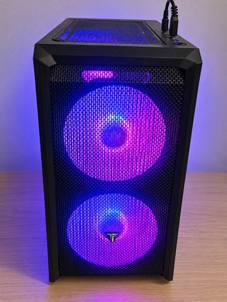 A ESTRENAR Gaming Ryzen 5 5500 RTX 5060 16GB RAM