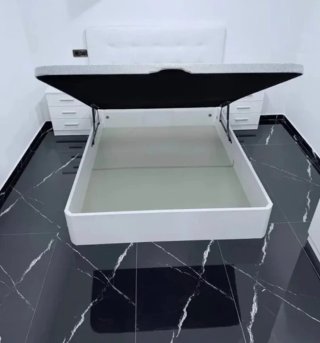 Offerta speciale su set di letti e materassi in liquidazione!