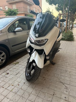 Yamaha Nmax Blanca