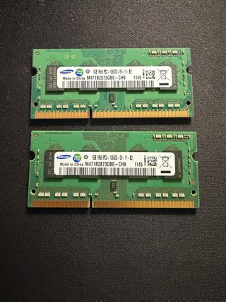 2x Samsung 1GB DDR3 SO-DIMM PC3-10600S