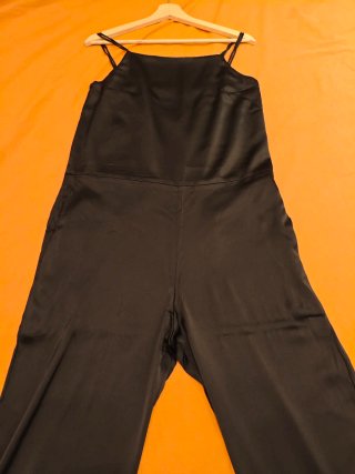 Mono COS negro de viscosa talla 36-38