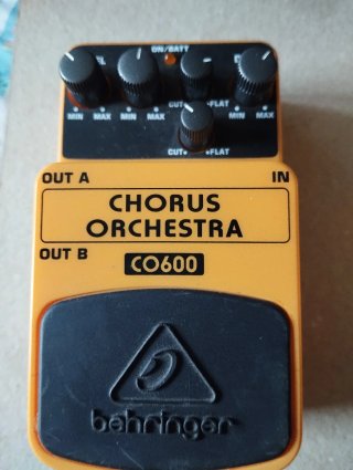 Pedal de Efectos Behringer Chorus Orchestra CO600