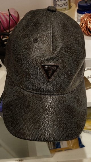 Gorra Guess Gris