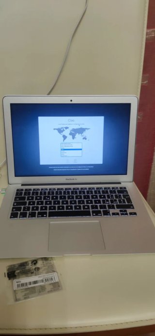 MacBook Air 13 (2017)