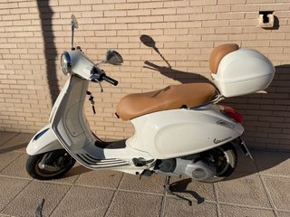 Vespa Primavera 125