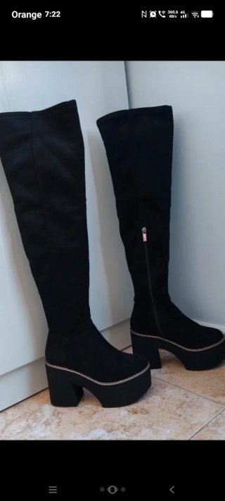 Botas Altas Negras con Plataforma