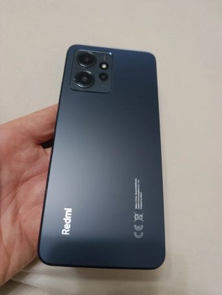 Xiaomi Redmi Note 12 8+8-256 in nero con finitura opaca