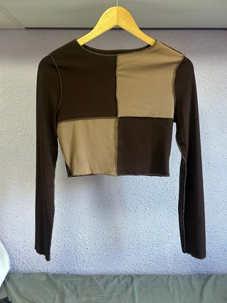 Camiseta crop patchwork