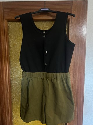Mono corto negro y verde militar