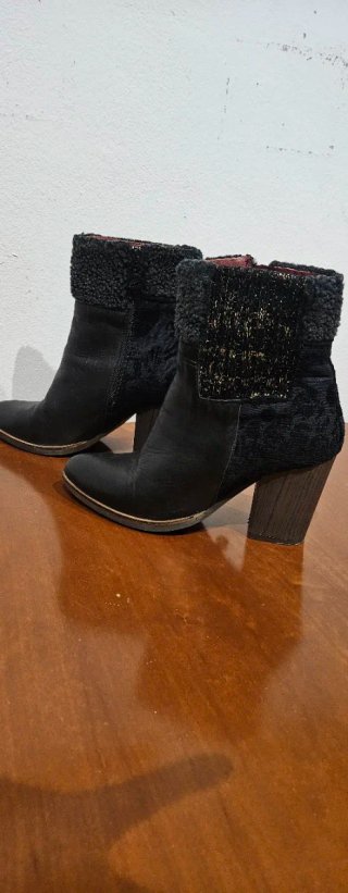 Botines Desigual Negros Tacon