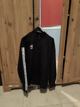 Sudadera Umbro Negra 14 años