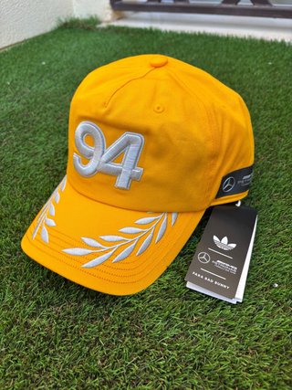 Gorra Adidas x Bad Bunny Mercedes F1 94