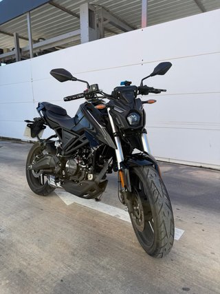 Voge 125 R Negra