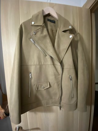 Cazadora Zara Beige, equivale a una talla mediana