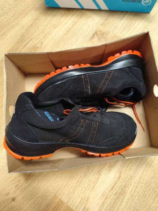 Zapatos de seguridad Robusta negros y naranjas