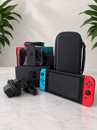 COMO NUEVA | Nintendo Switch Azul/Rojo + Regalos